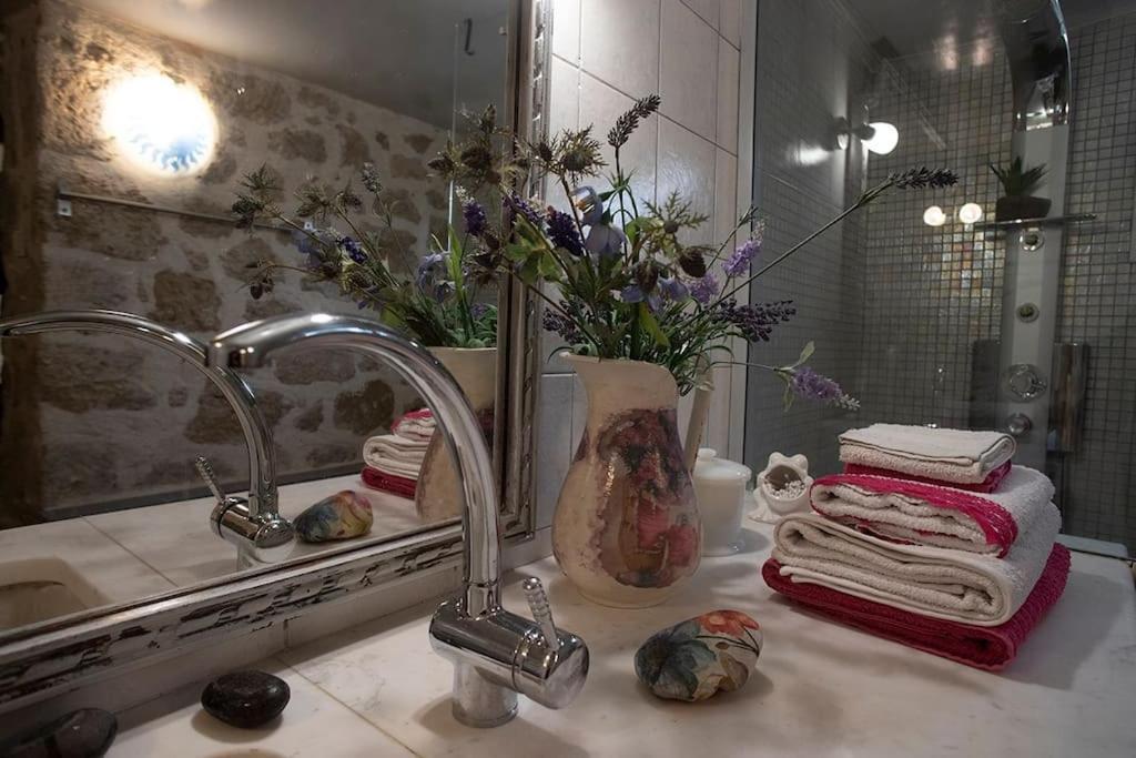 Stone Suite In The Center Of Corinth Bagian luar foto
