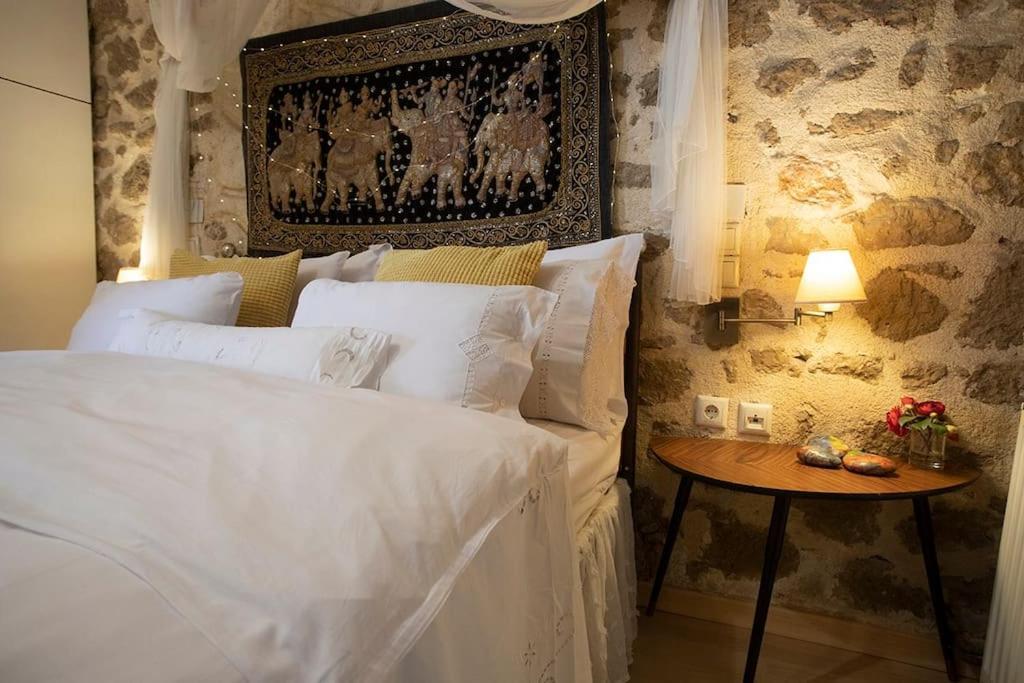 Stone Suite In The Center Of Corinth Bagian luar foto