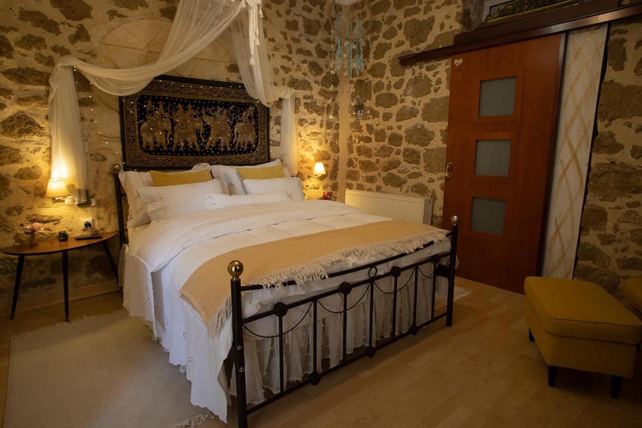 Stone Suite In The Center Of Corinth Bagian luar foto
